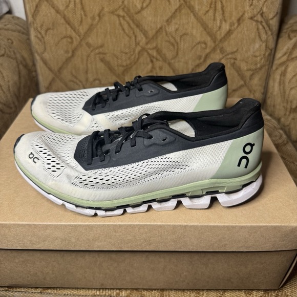 On Cloud Cloudboom Helion Green / White Running Shoes - Women's Size 8 Excellent